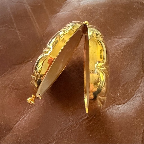 Pillbox - Picture 4 of 6